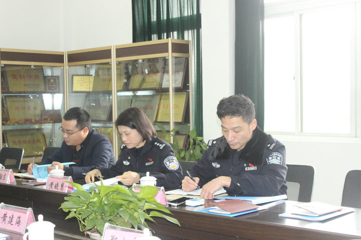 溫州市公安局治安支隊(duì)領(lǐng)導(dǎo)蒞臨溫州市保安職業(yè)學(xué)校、溫州國泰保安服務(wù)有限公司調(diào)研檢查指導(dǎo)工作
