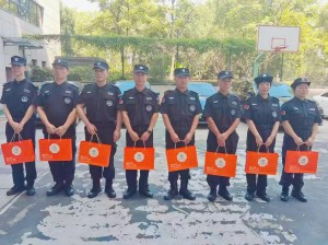 中秋明月暖 國慶禮意濃——溫州國泰保安服務(wù)有限公司開展“情暖雙節(jié)·致敬堅守”慰問活動